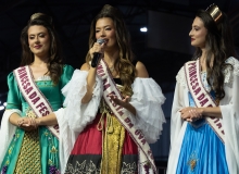 Rainha Elisa e princesas Julia e Letícia_credito Julio Soares - Objetiva-1773155062.jpg